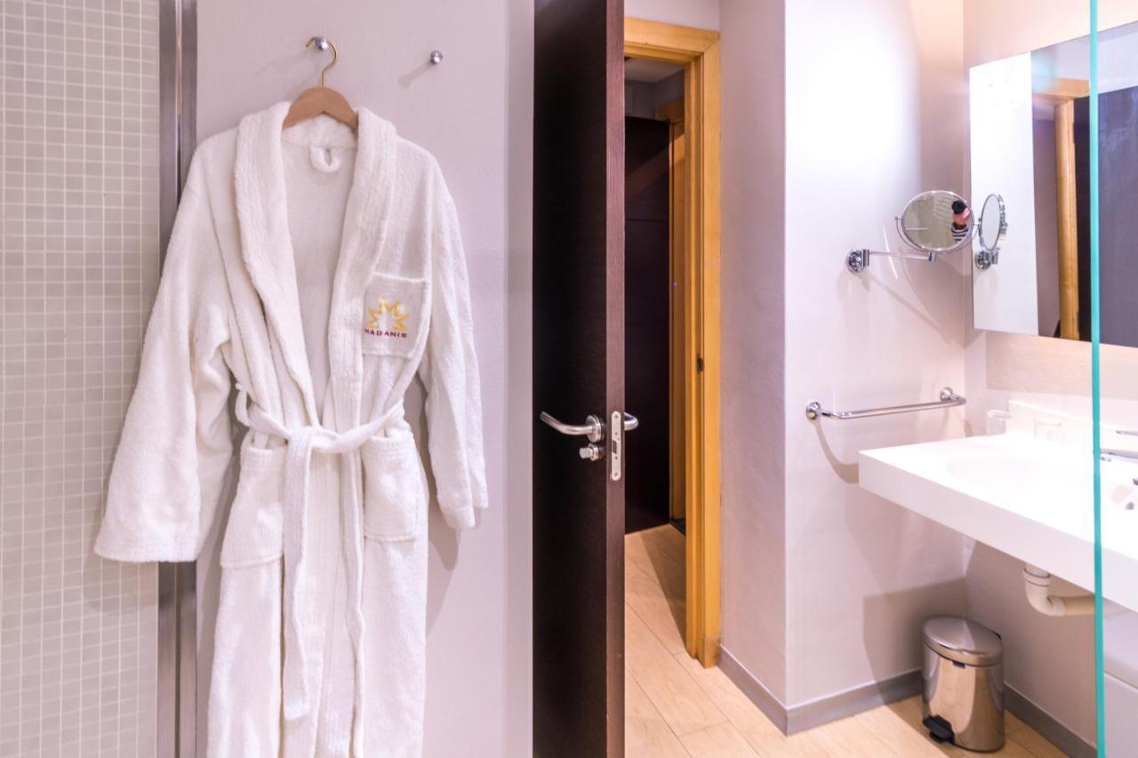 Madanis Hotel L’Hospitalet de Llobregat