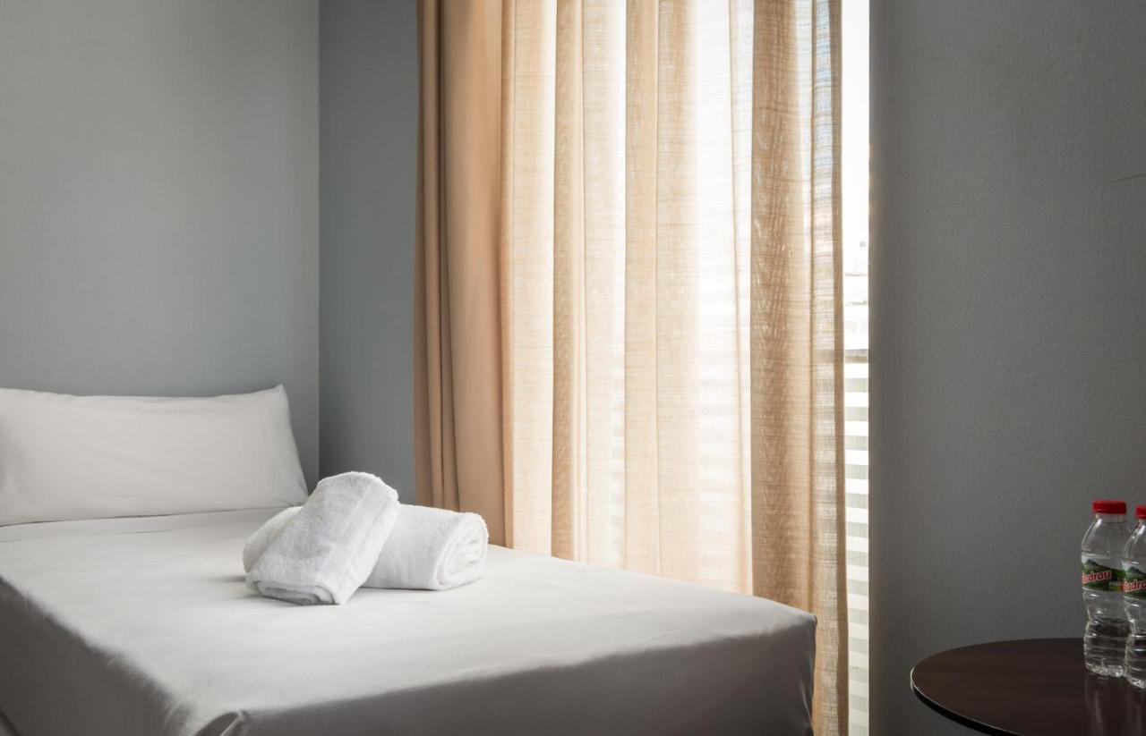 Hotel Madanis L’Hospitalet de Llobregat