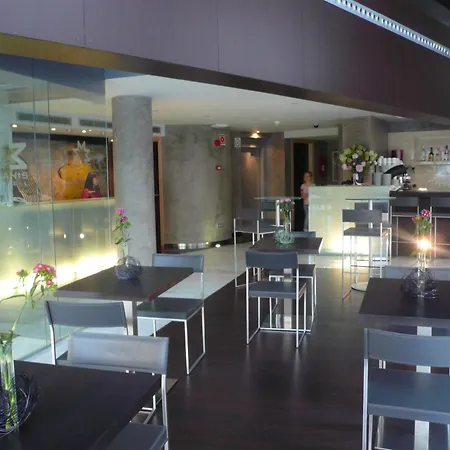 Hotel Madanis 